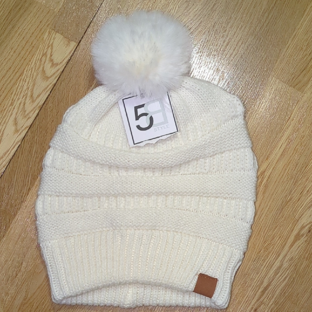 Cream Knit Pom-Pom Beanie